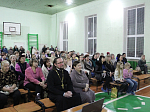 Иерей Алексий Курганский выступил с докладом на общешкольном родительском собрании. 