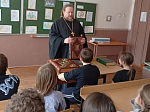 В Нижнеольшанской СОШ Острогожского благочиния провели час духовного общения, посвященный Дню православной книги