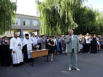 Протоиерей Сергий Чибисов поздравил верхнемамонских учащихся с Днем знаний