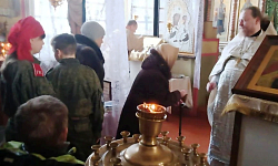 Кадеты помолились за Божественной литургией в Михайло-Архангельском храме города Острогожска