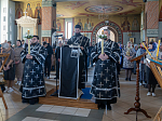 В пятницу Страстной седмицы епископ Дионисий совершил вечерню с выносом Плащаницы Спасителя в Ильинском кафедральном соборе г. Россошь